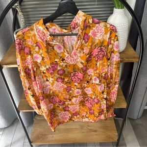 Floral Blouse with smocked long sleeves. Orange and Pink women’s small